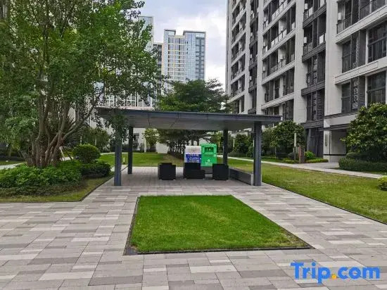 Xinrui Apartment (Port Century Village Branch)