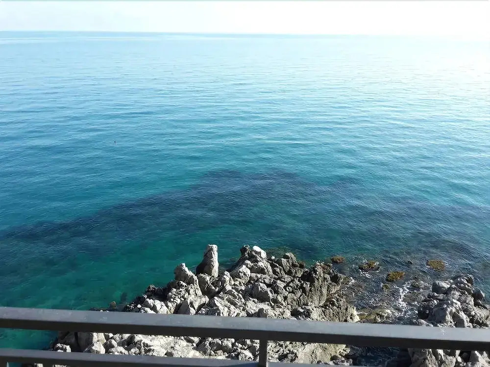 Balcone Sugli Scogli