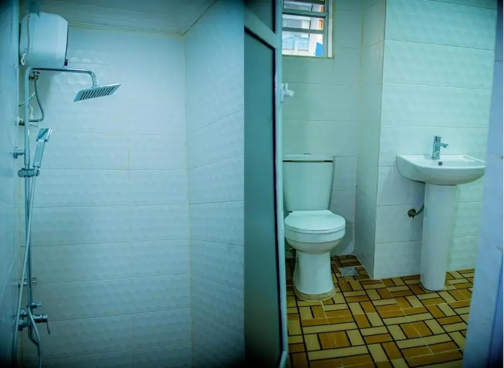 Luxury 3-Bedroom Duplex FAST WIFI & 247Power
