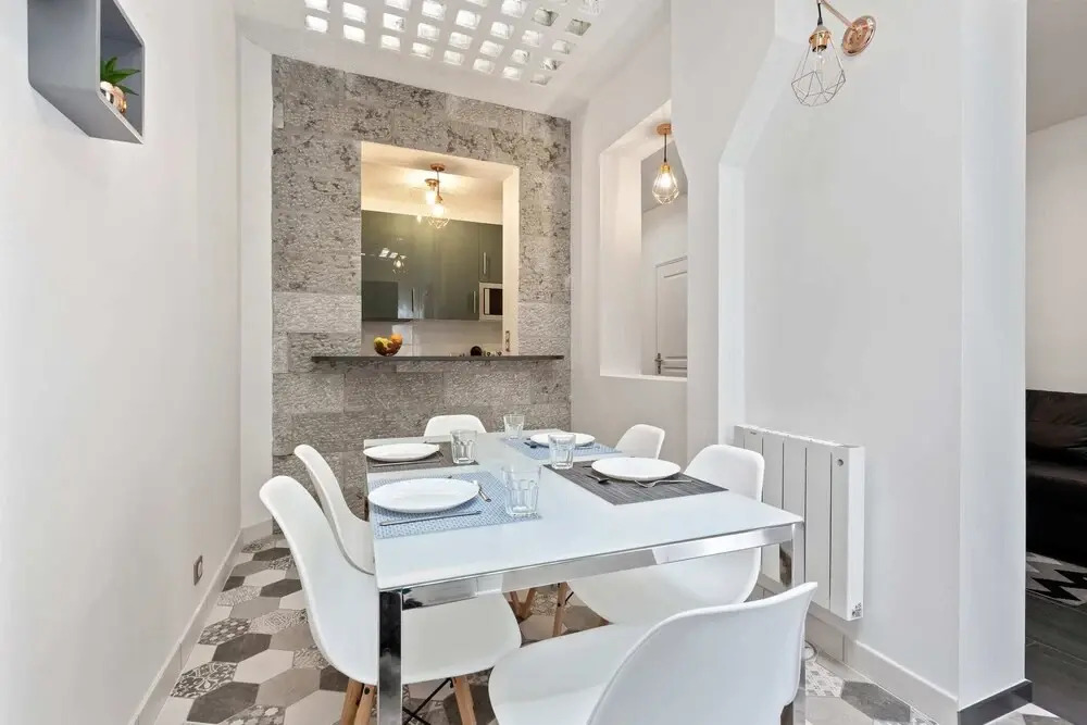 Beautiful Quiet Designer Apartment in Paris