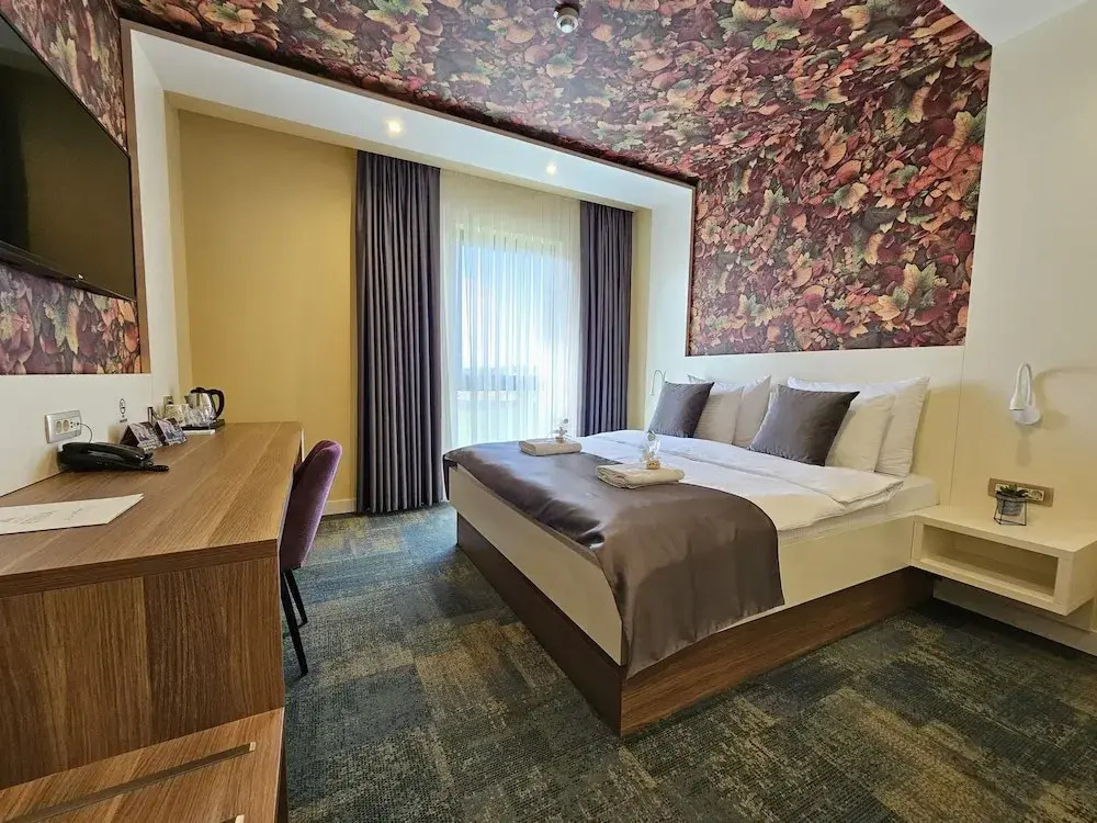 Hotel ETNA