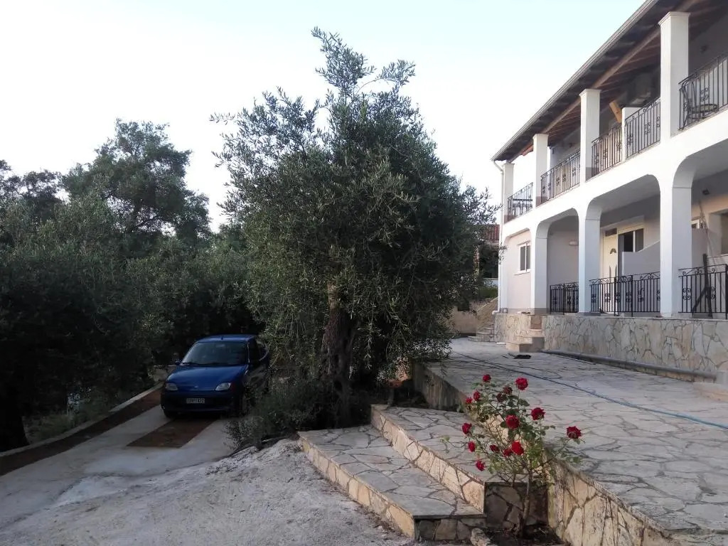 Helios & Elia family house