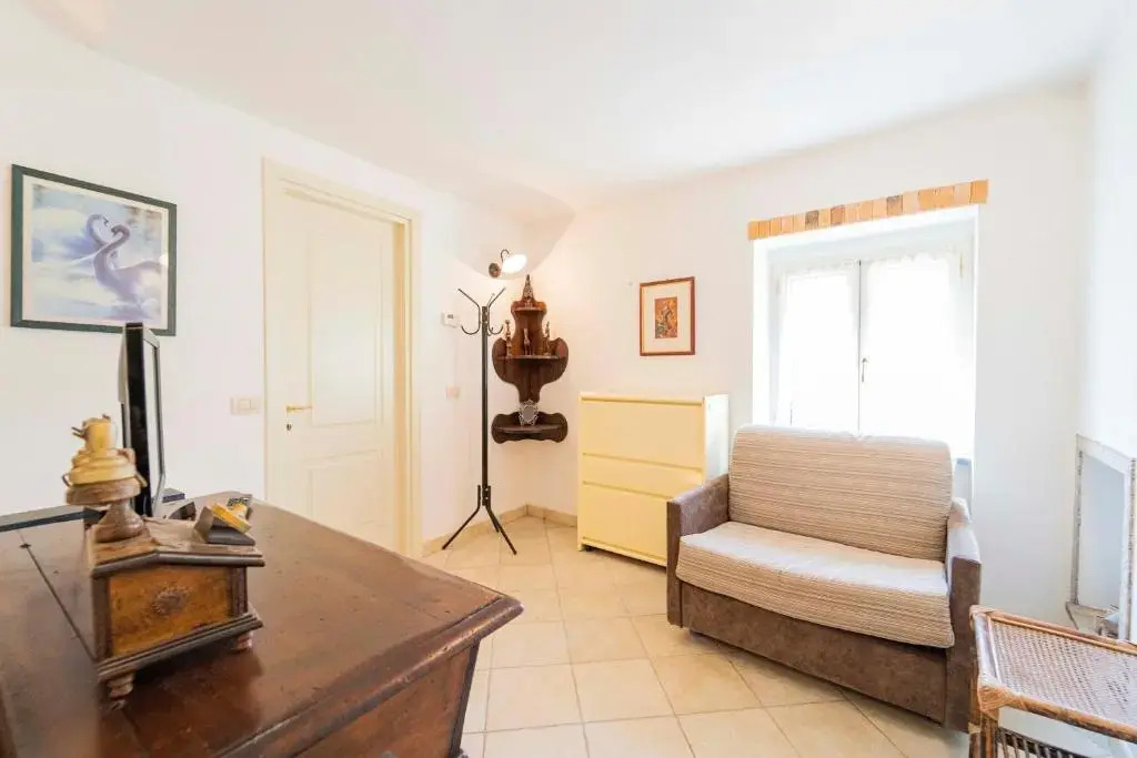 129 - Casa indipendente Velva, 15 km dal mare