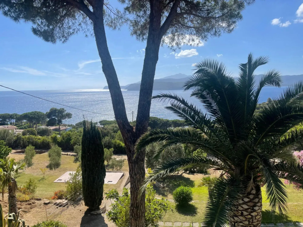 Four rooms with two bathrooms, 6 + 1ps. 450 mt. sea. Fantastic view.-RINA V.
