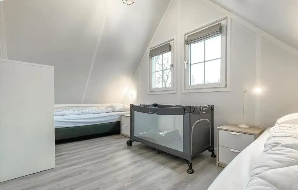 Three-Bedroom Holiday Home In Hoge Hexel