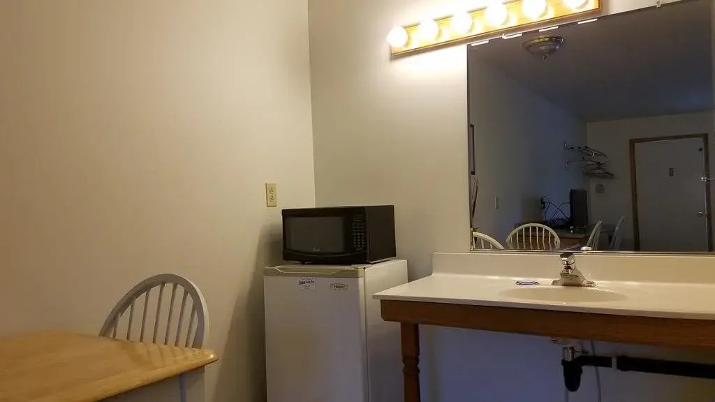 Village Inn Motel