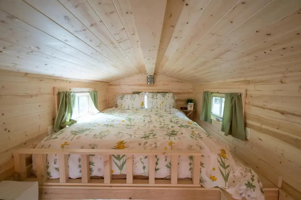 Mount Hood Village Savannah Tiny House 4