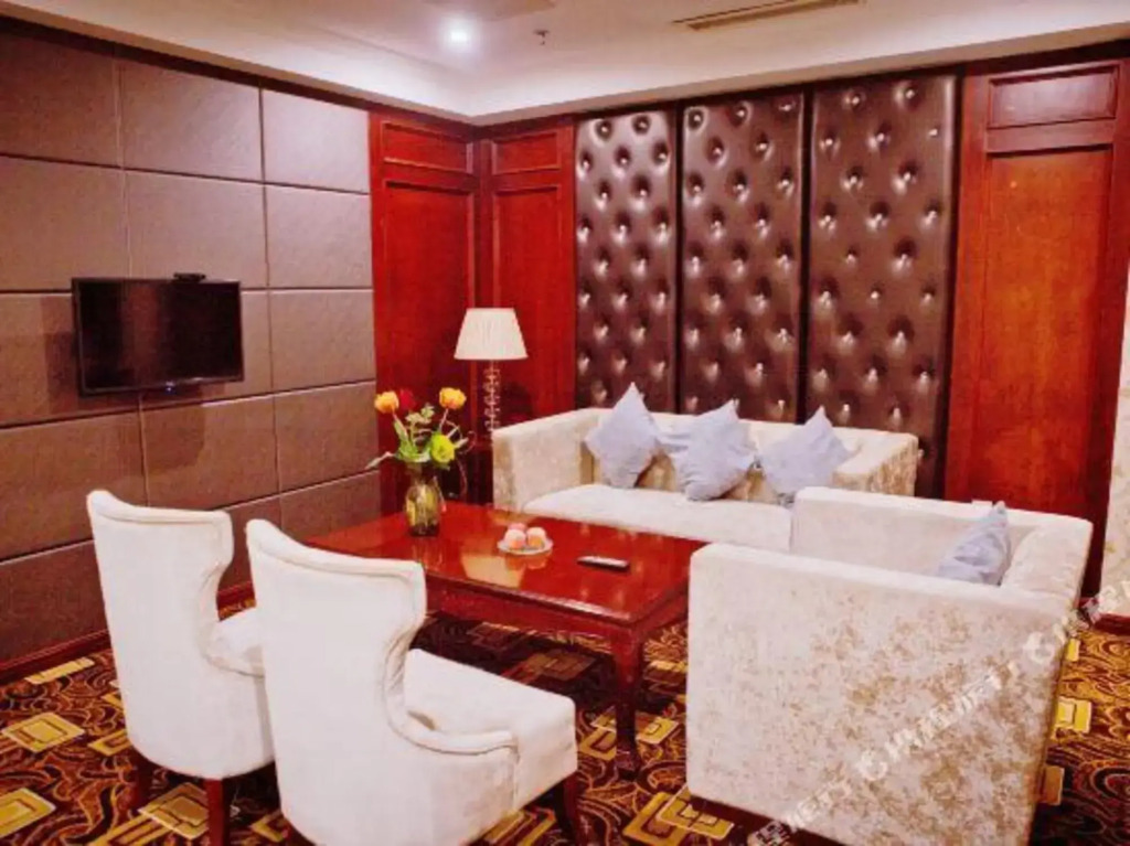 Ocean Holiday Hotel