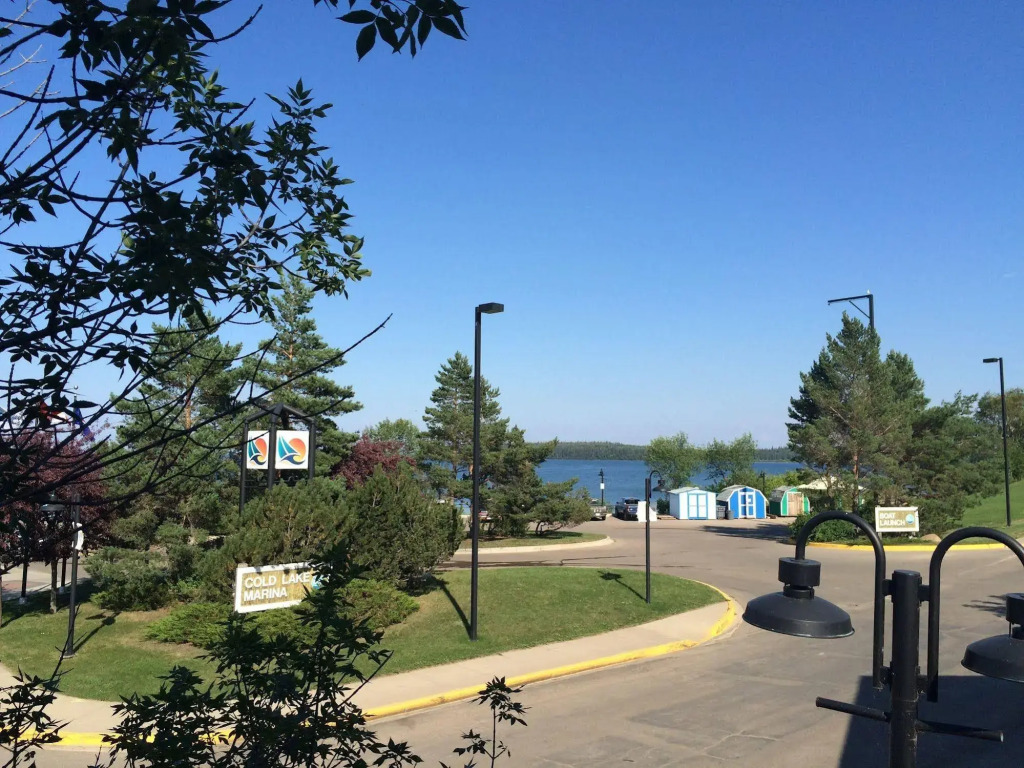 Lakeshore Inn