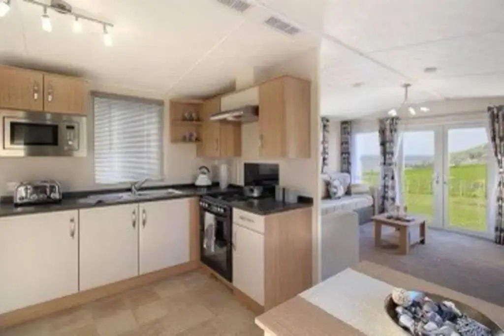 3 Bedrooms Loch Views Heated Pool Close To Beaches