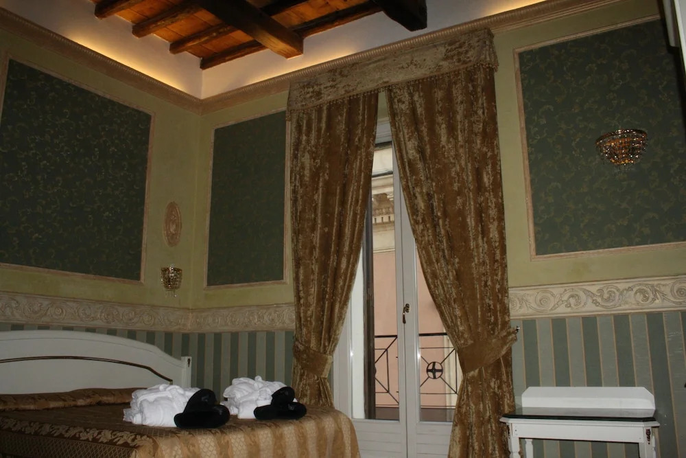 Upper View Suite