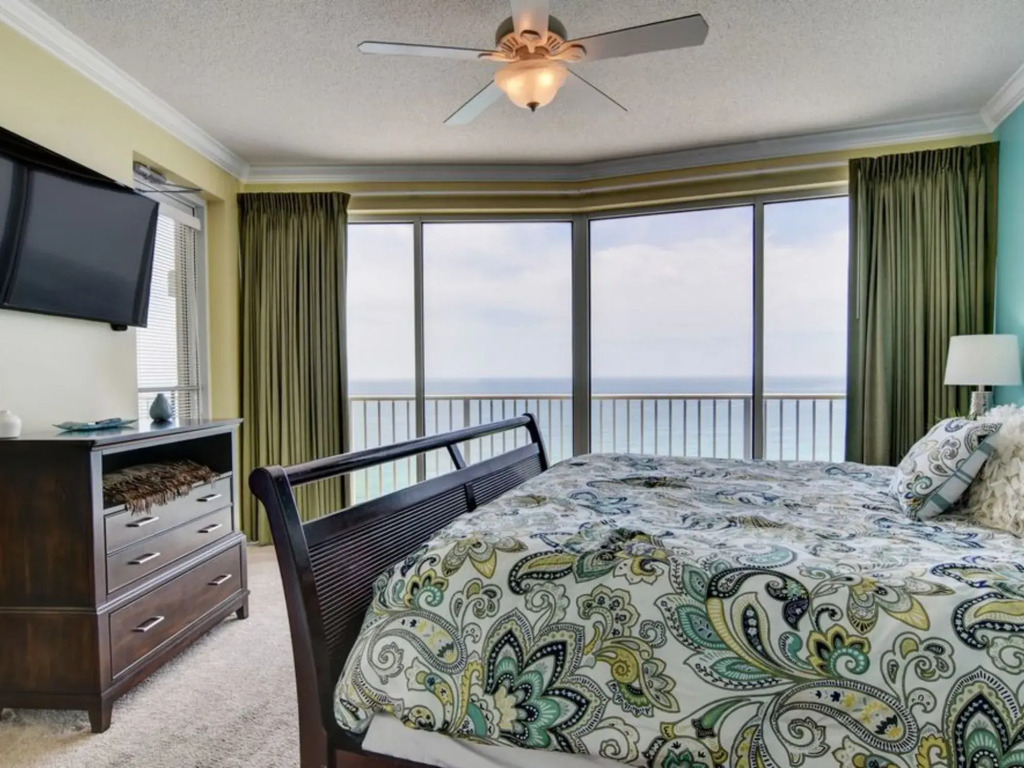 Boardwalk 2009 Beautiful Upgraded Unit on the Beach by RedAwning