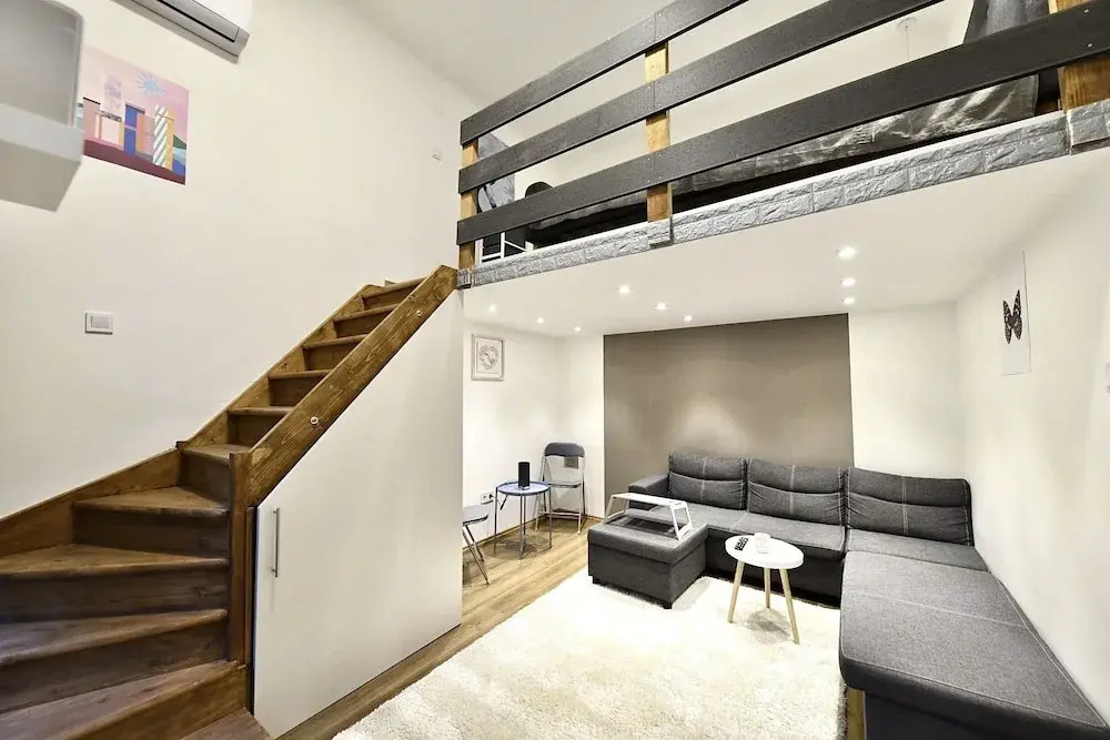 Cosy flat in Király str, King
