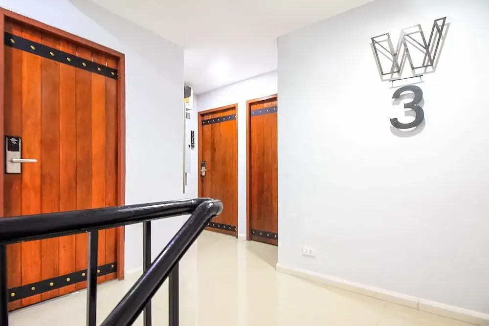 OYO 312 Wire Bangkok Hostel Phrakanong (Vaccinated Staff)