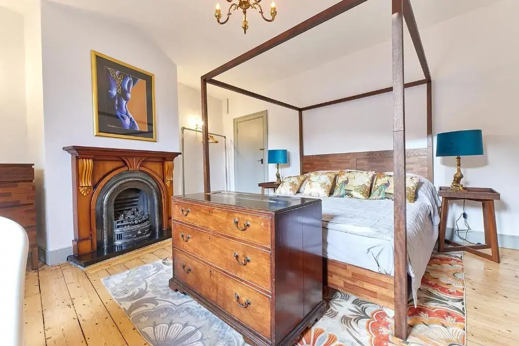 Host & Stay - Peacock House