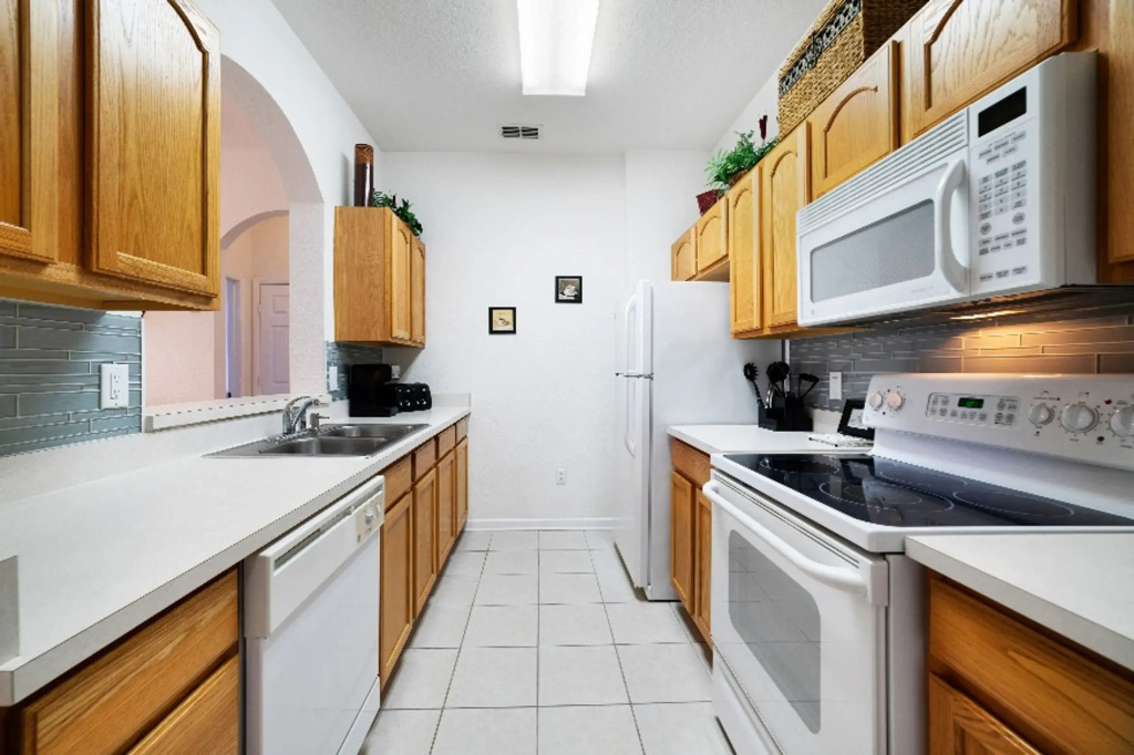 10 Min. To Disney - Gated Resort With Large Heated, Four Corners