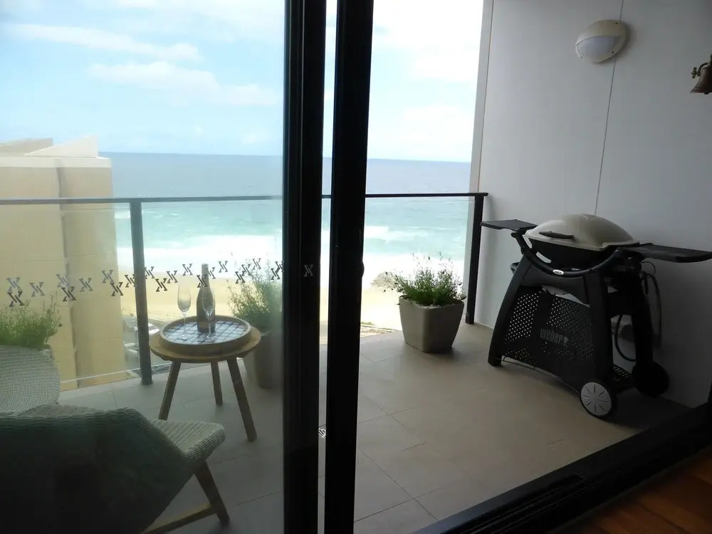 5 Star Luxury Beachfront Apartment