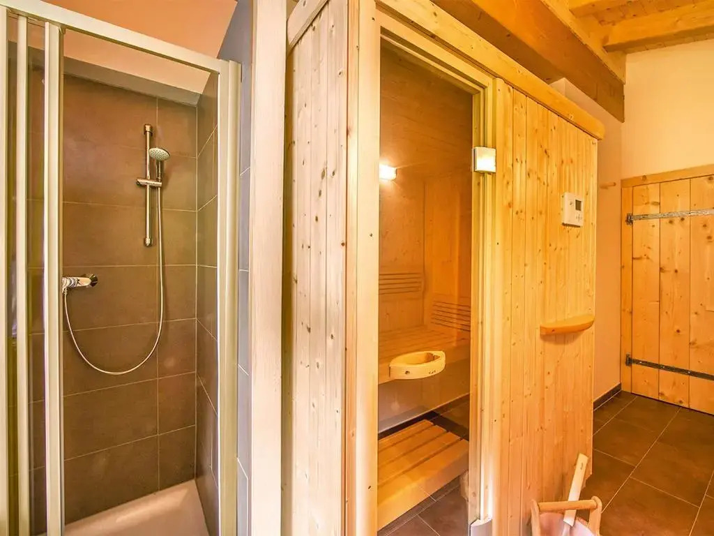 Chalet mit Sauna in Tux - A 246.002-05