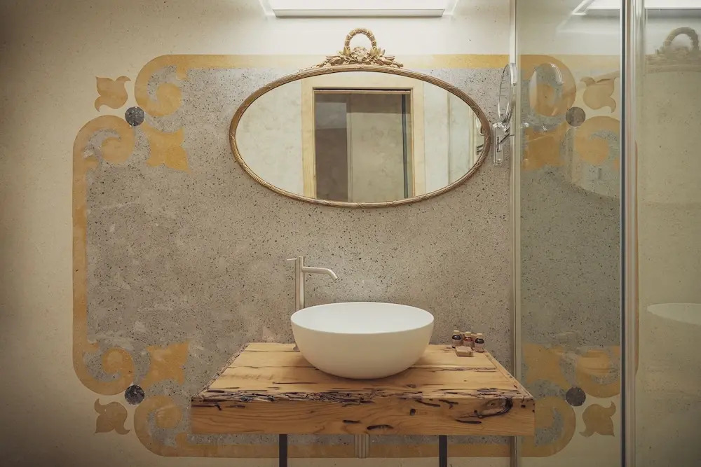 Cinqueteste Luxury Home