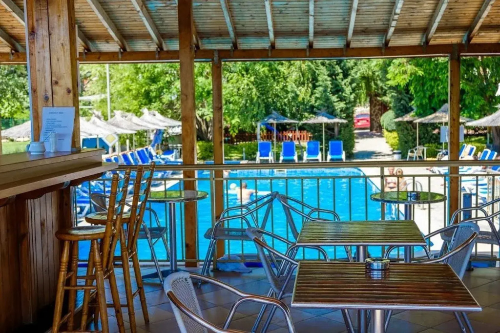 Hotel Vemara Club