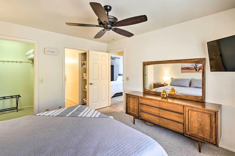 Game Room + Mtn Views: Lake Havasu Escape!