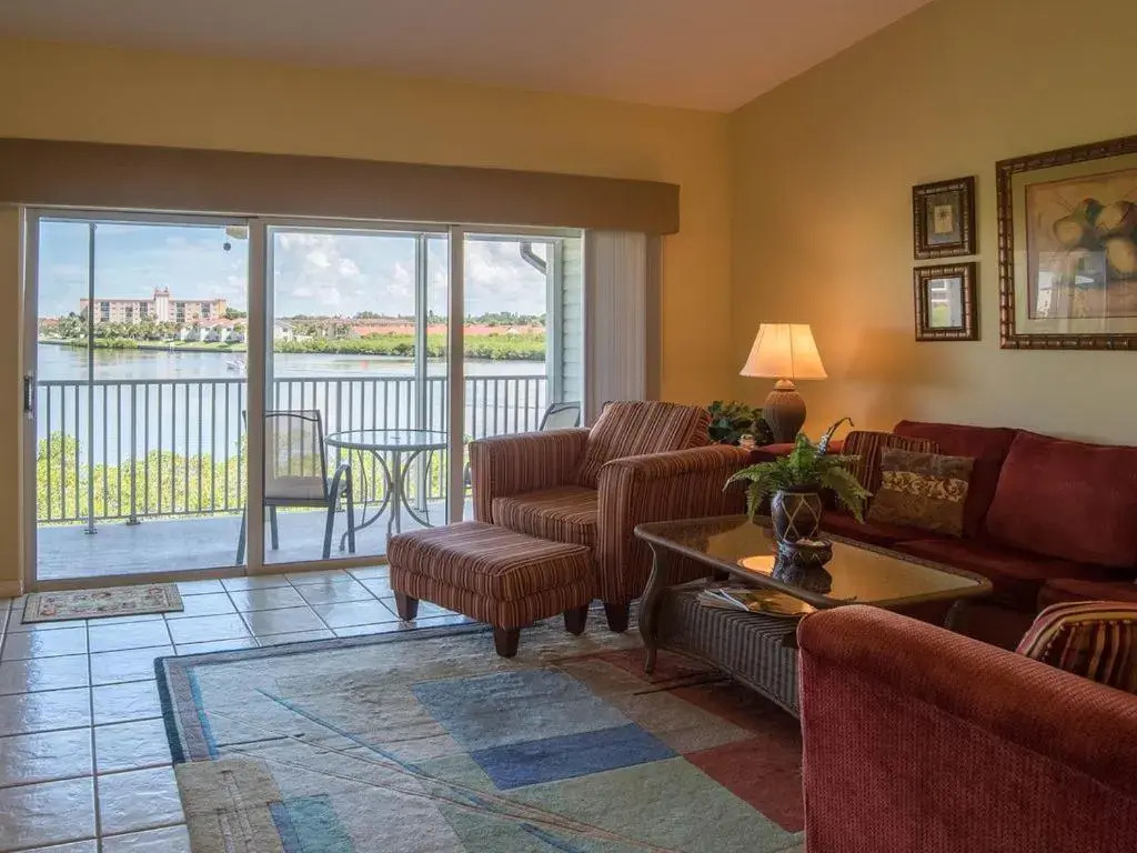 Gulf Retreat 2: Magnificent Water Views, Steps to Beach, None Cleaner, None Nicer!
