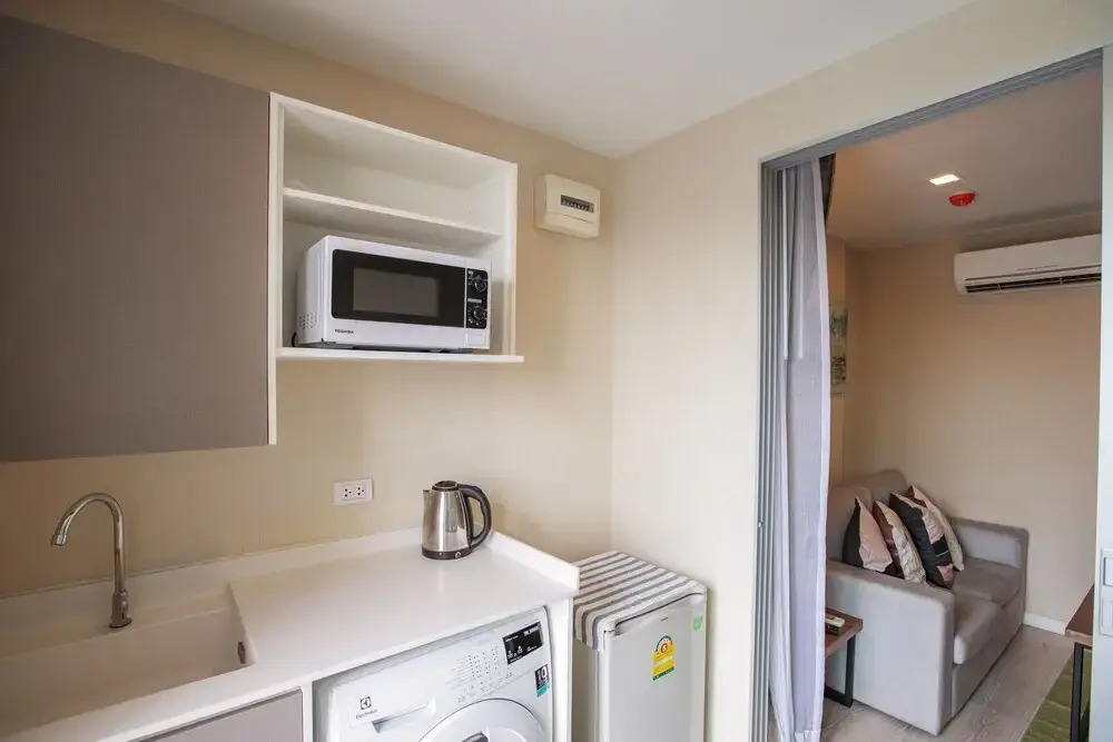 Near BK University Quiet Condo in Rama4 bkb135