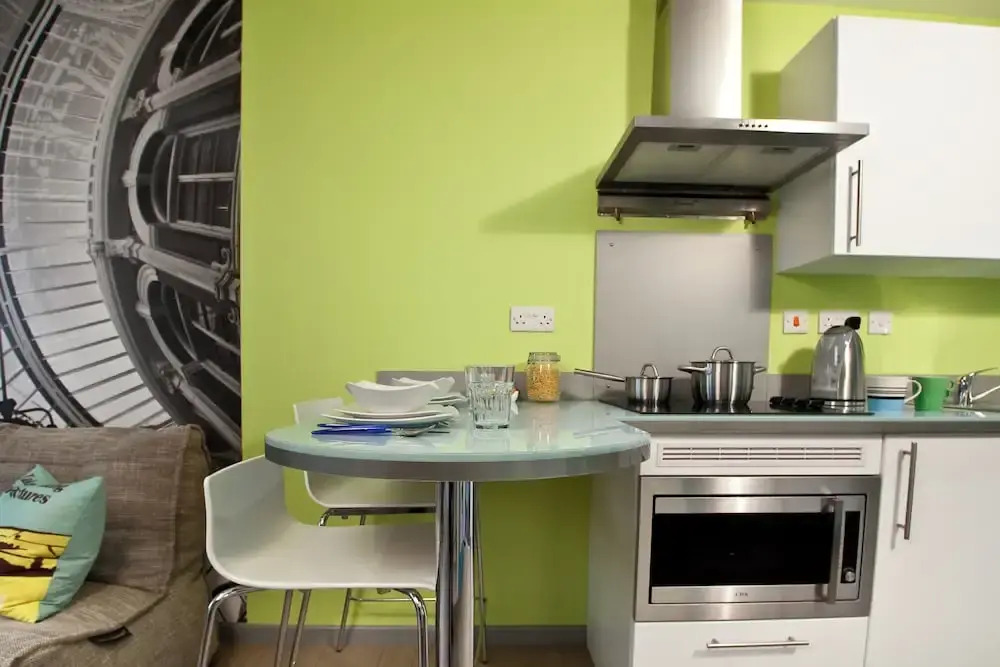 For Students Only - Summit House in Cardiff