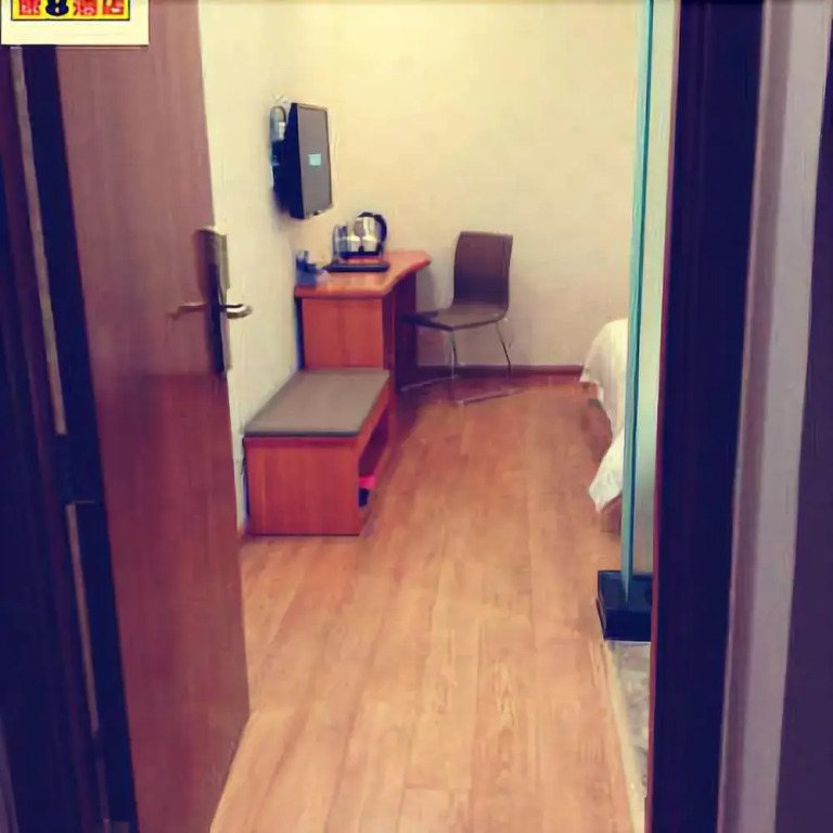 Super 8 Hotel