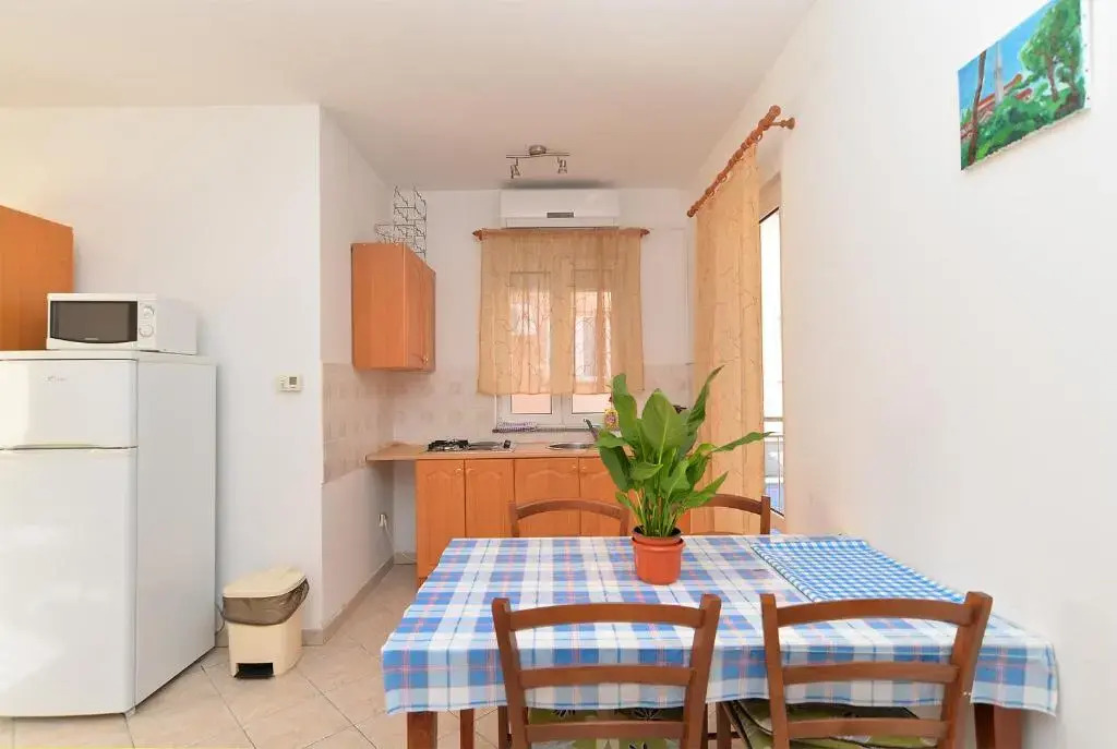 Apartments Edin 1359