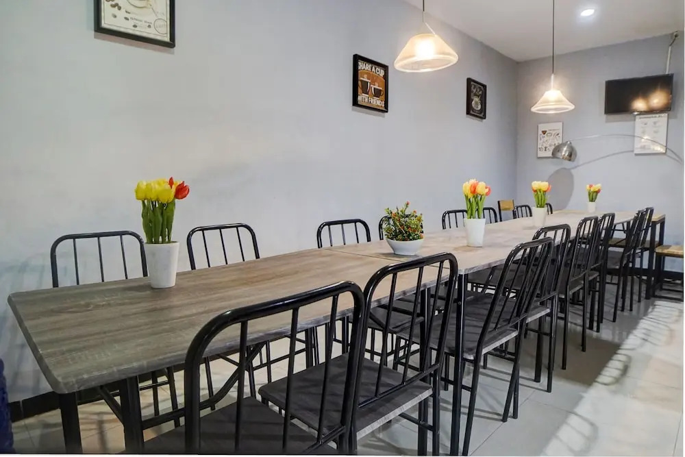 RedDoorz Hostel at FInest Medan