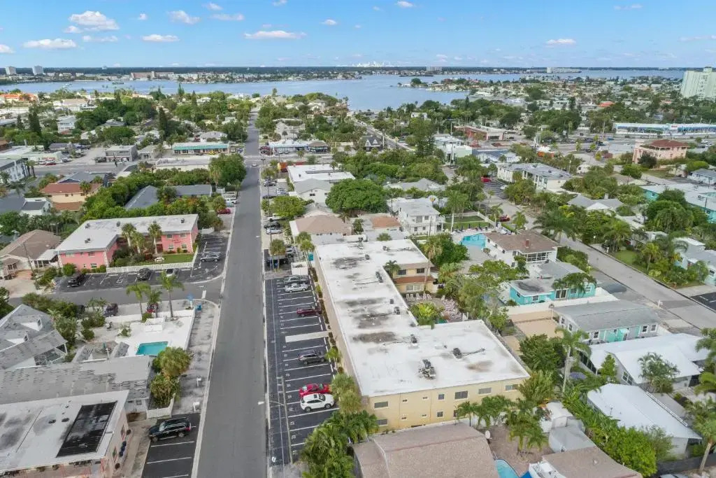 Waves 18, 2 Bedroom, Pool View, Heated Pool, Bbq, Wifi, Sleeps 6