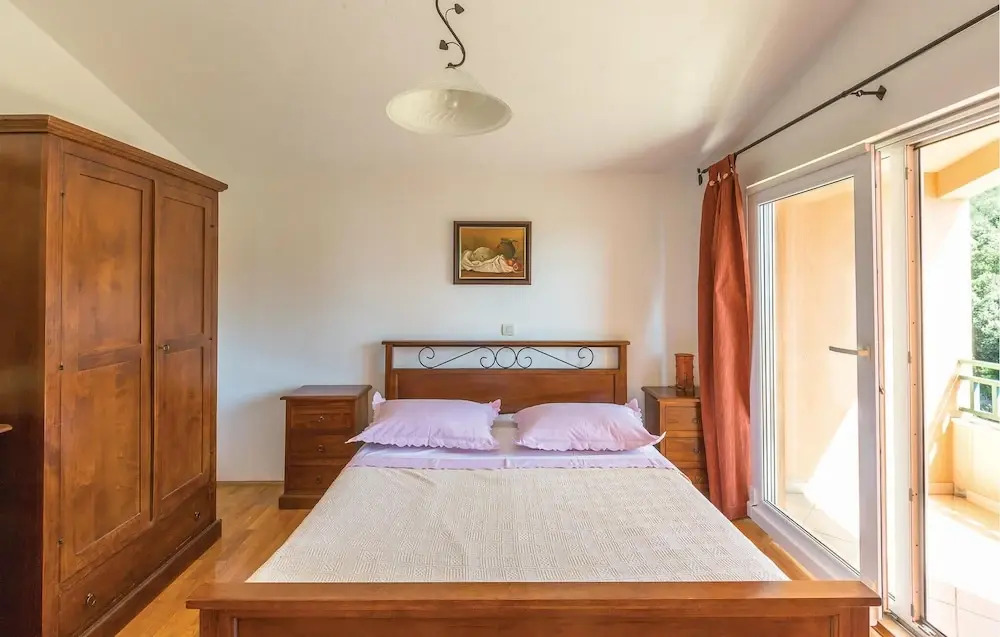Beautiful Apartment in Makarska With 1 Bedrooms and Wifi
