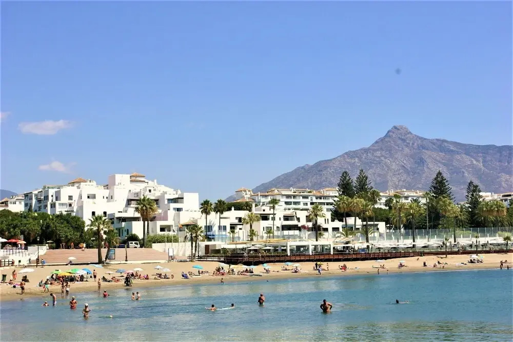 Beachfront Penthouse, Sea/mountain Views, 3 Balconies, Puerto Banus, Marbella