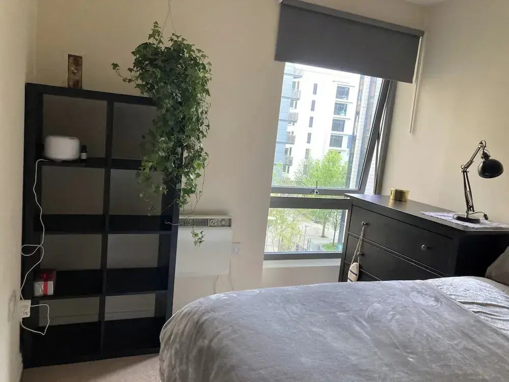 Bright London Retreat Near North Acton Tube