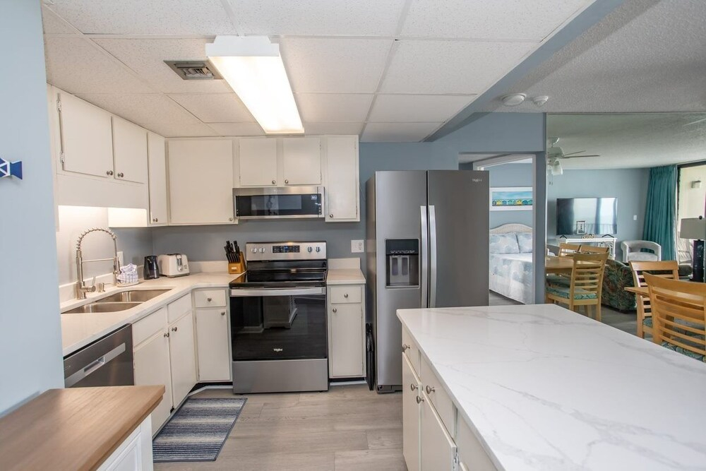 Royal Garden Resort 301 3 Bedroom Condo by RedAwning