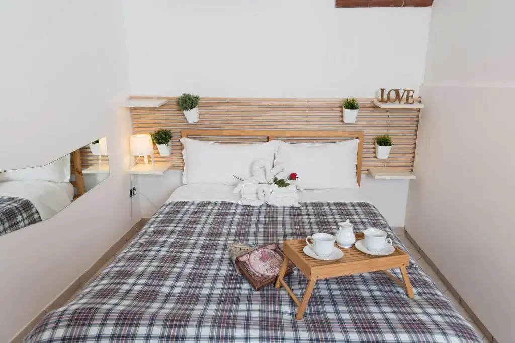 loft style taverna