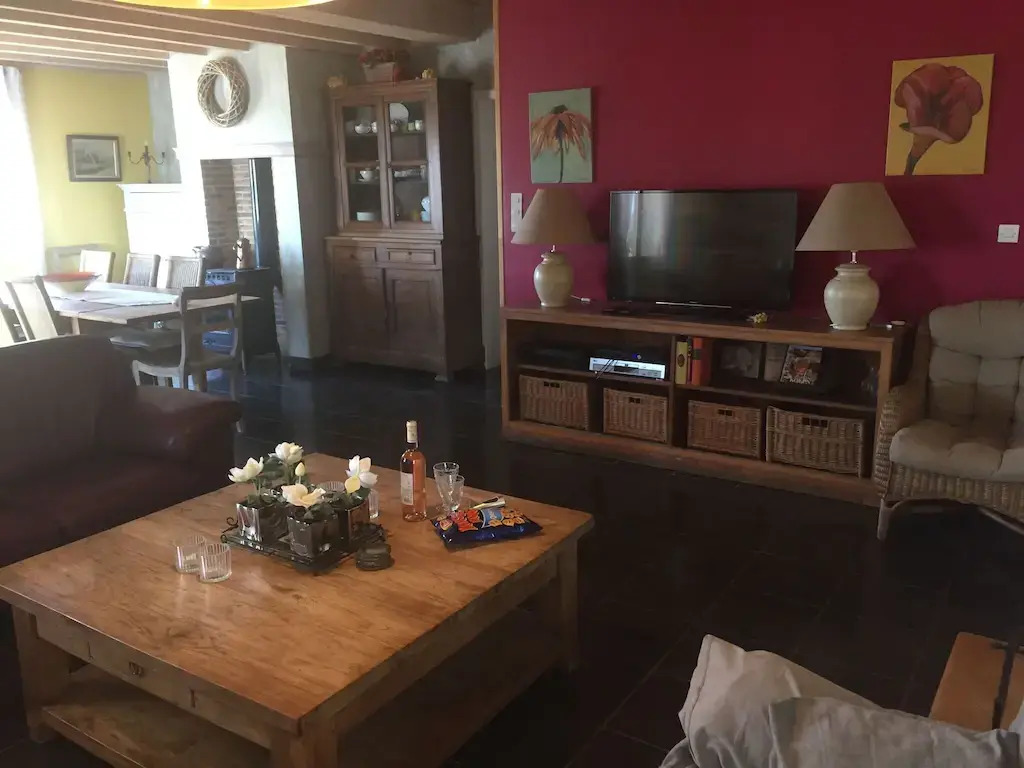 Lush villa in Vélieux with private heated swimming pool