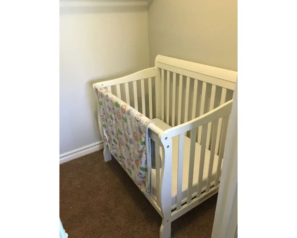 Arendelle 2 Bedrooms 1.5 Bathroom Condo