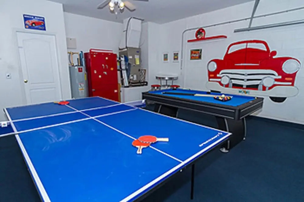 A 4 Bedroom Villa in Davenport With its own Private Pool