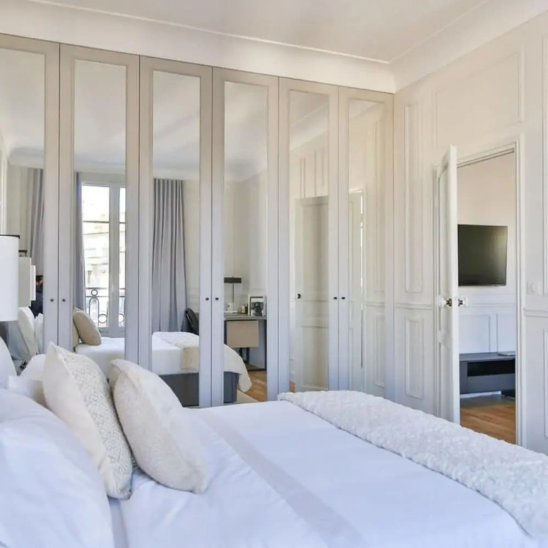Design Passy Terrace 2 Bedroom Apt With Balcony in Paris