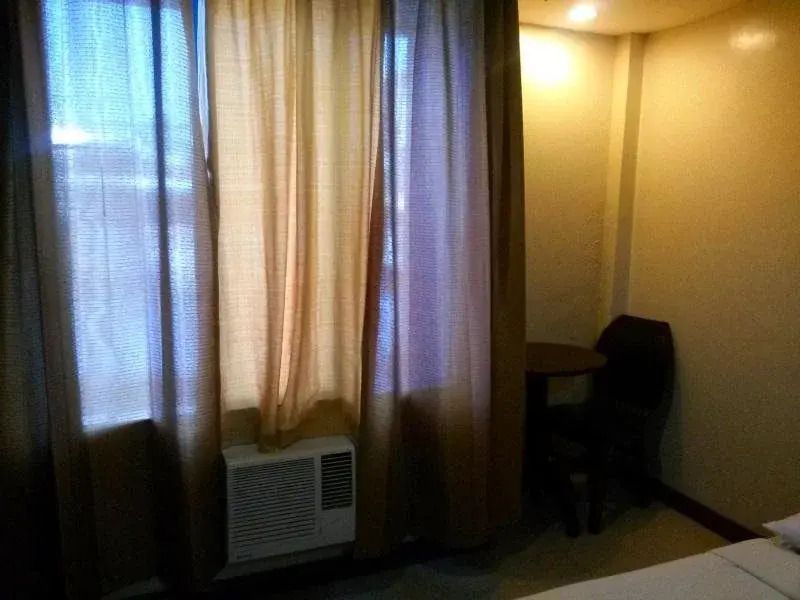 Roxas Midtown Hotel