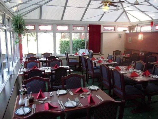 Roselawn Hotel