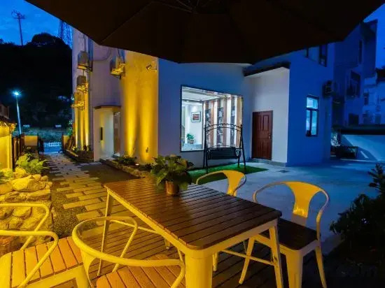 Mingyue Huating Homestay