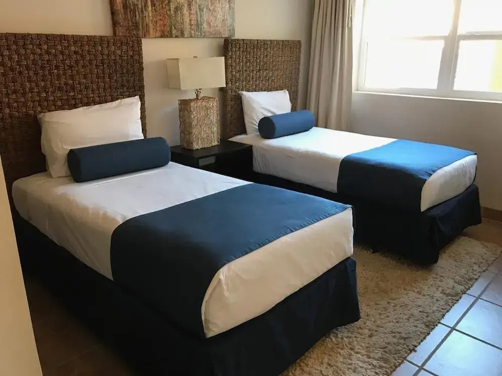 Puerta Cortes Residences: Las Colinas