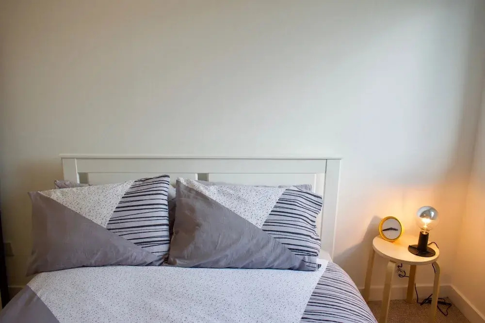 Bright and Welcoming 2 Bedroom Leith Flat