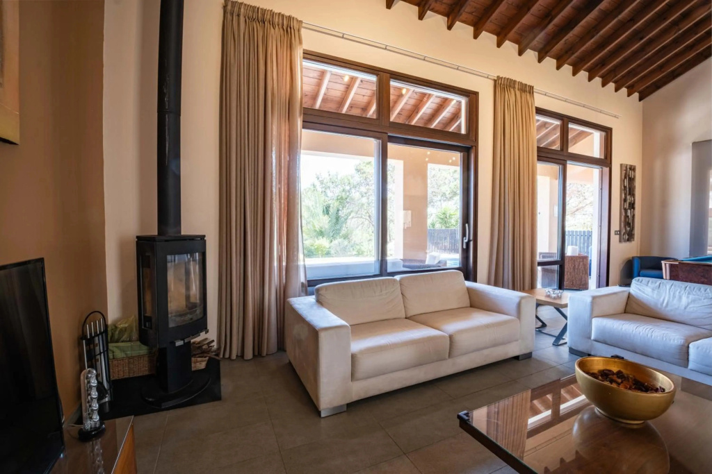 Pine and Olive Seahouse