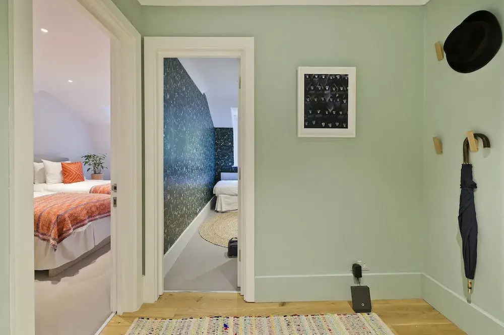 Stunning Bayswater Apartment Near Hyde Park by Underthedoormat