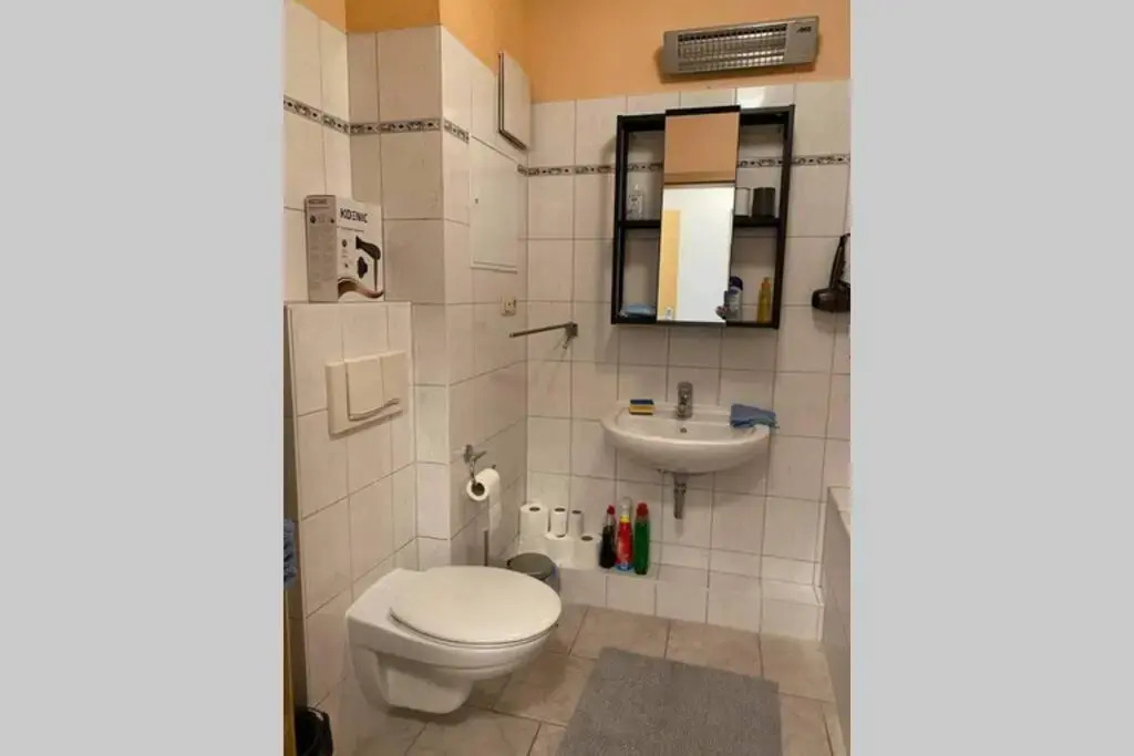 Beste Lage in Rostock: 2-Zimmerwohnung mit Balkon im 1.OG