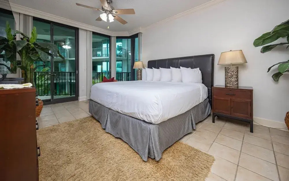 Phoenix On The Bay 2 2311 3 Bedroom Condo